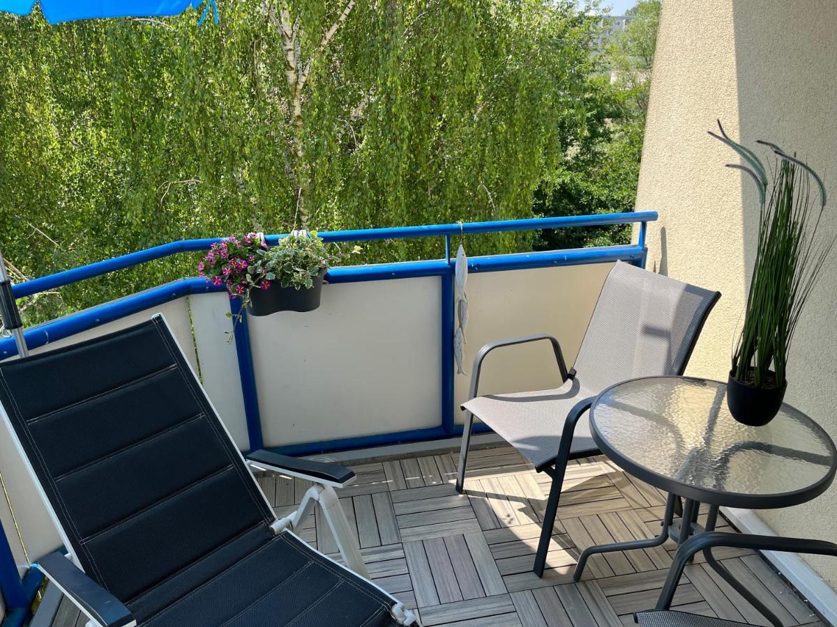 Aquamarin - Charmantes Appartement Mit Balkon Росток Экстерьер фото